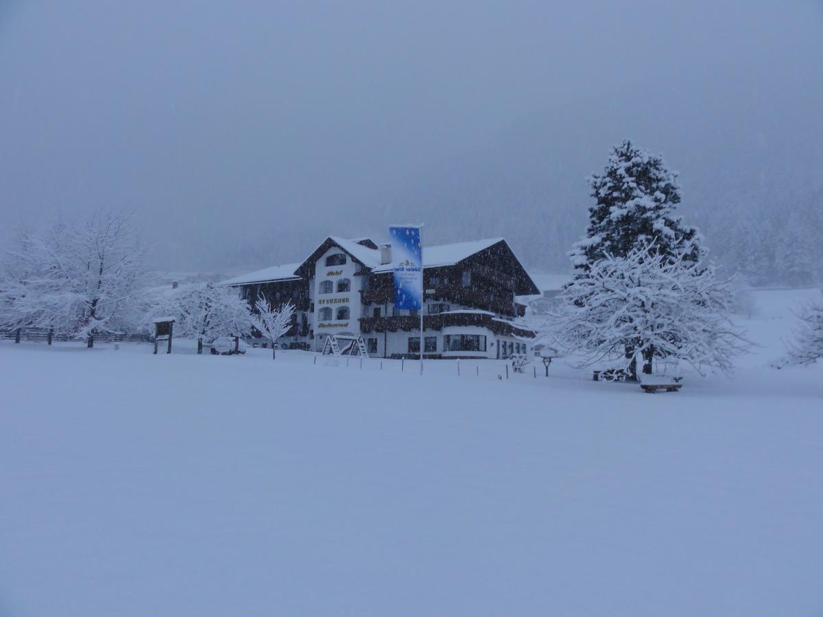 Hotel Steuxner Neustift im Stubaital Exteriör bild